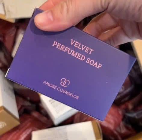 AMORE - Xà Bông Cục Amore Counselor Velvet Perfumed Soap - Màu Tím 80g